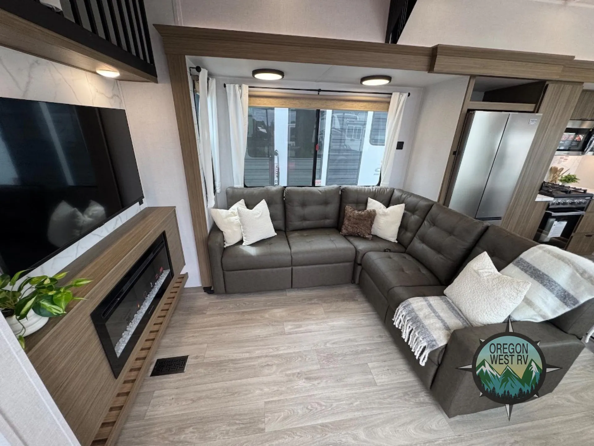 2027 Forest River Salem Grand Villa 40FKP - Photo 4