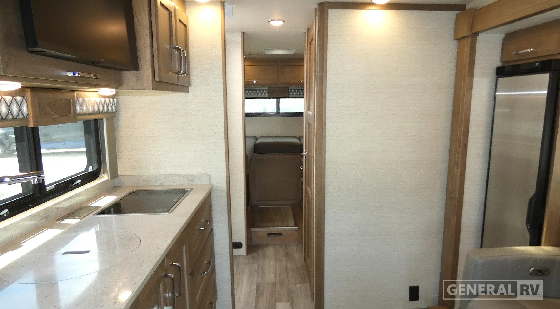 2024 Tiffin Wayfarer 25 LW - Photo 3