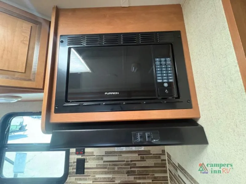 2016 Forest River RV Puma 30FBSS - Photo 4
