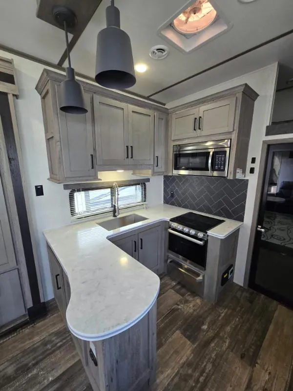 2021 Keystone Raptor 423, Photos photo 5
