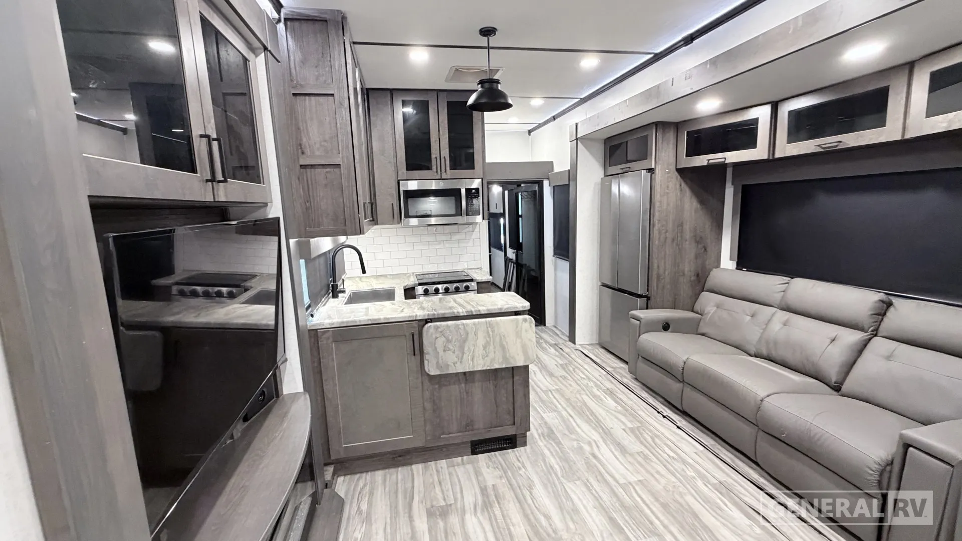 2022 VALOR 40V13 - Photo 2