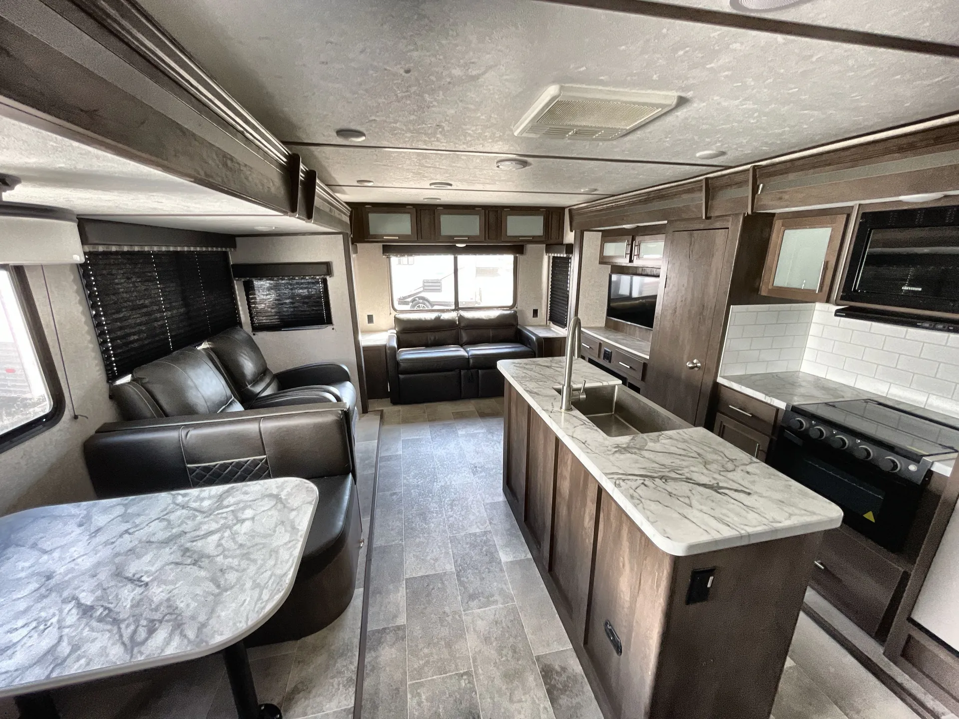 2021 Dutchmen Coleman Light 2955RL — living area main