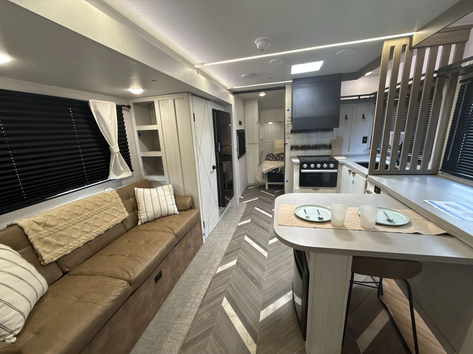 2026 Forest River Ozark 26KB — living area main