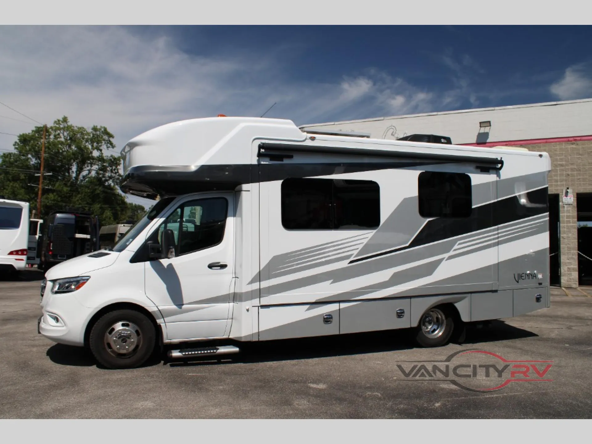 2025 Renegade RV Vienna 25RMC - Photo 3