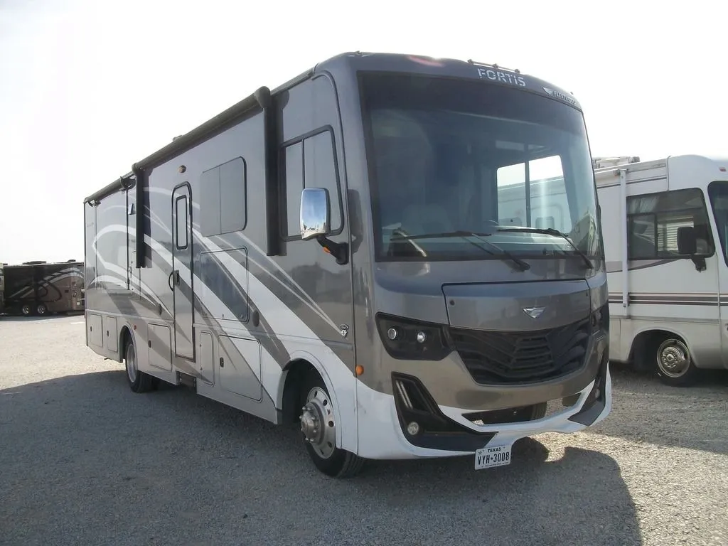 2021 Fleetwood Fortis 33HB - Photo 4