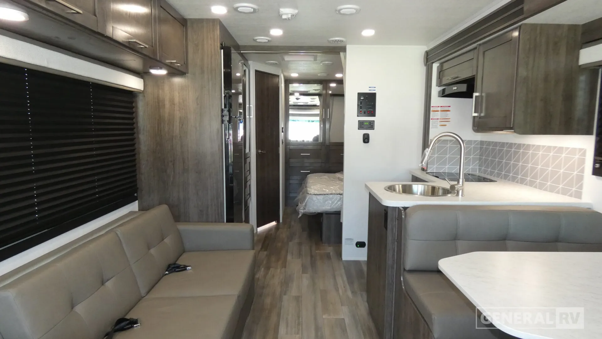 2026 Entegra Coach Vision SE 27A - Photo 3