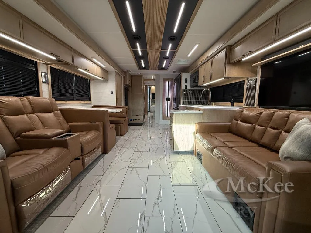 2027 Dynamax Corp Grand Sport 45CB - Photo 3