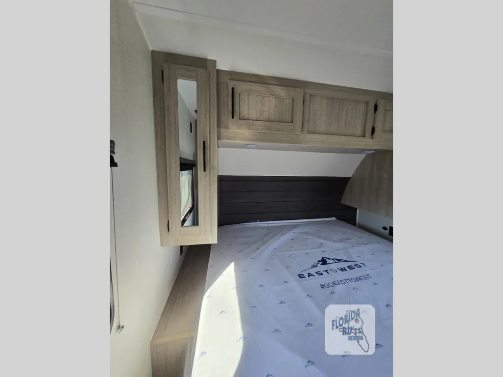 2027 East to West Della Terra 272RL, Photos photo 50