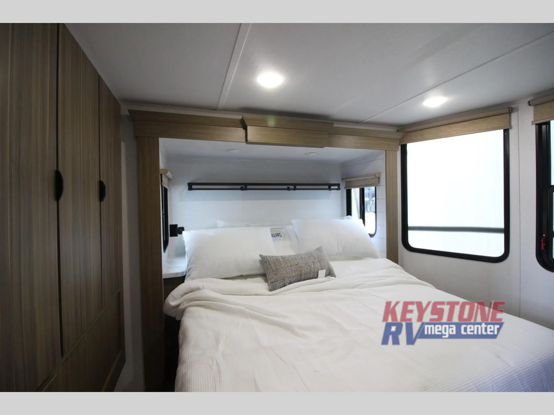 2026 Forest River Salem Grand Villa 42ICE — Photo 7