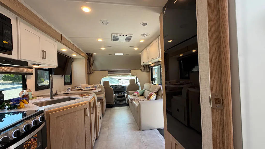 2026 Thor Motor Coach Freedom Elite 31FE, Photos photo 29