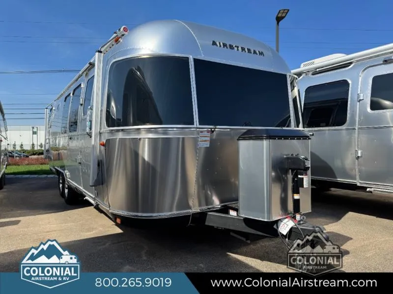 2026 Airstream Classic 28RB - Photo 2