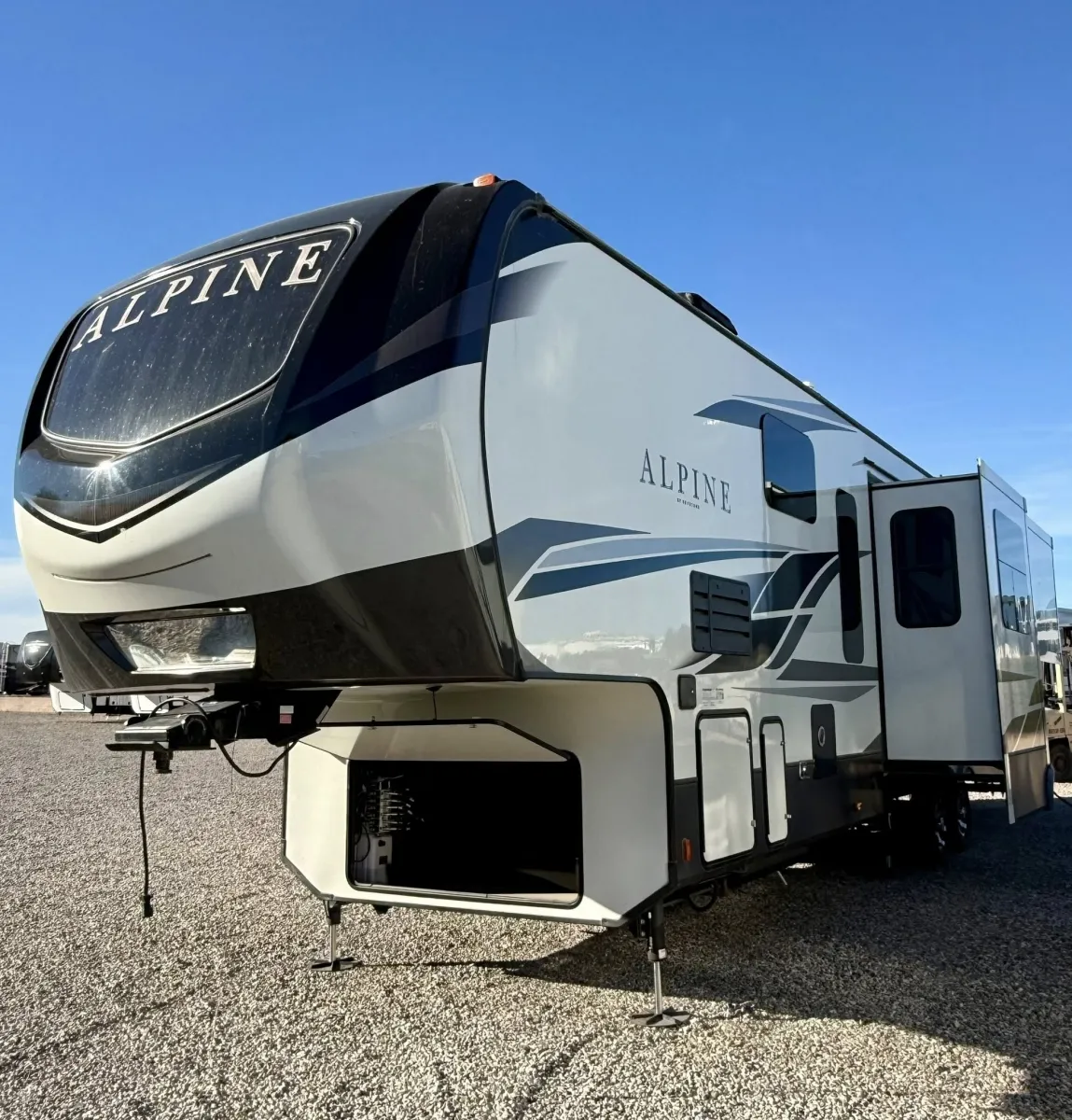 2021 Keystone Alpine 3790FK - Photo 3