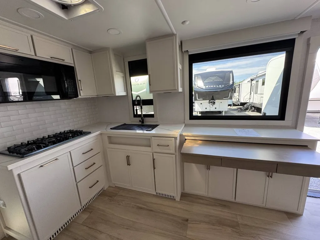 2025 Brinkley MODEL I 265, Photos photo 14