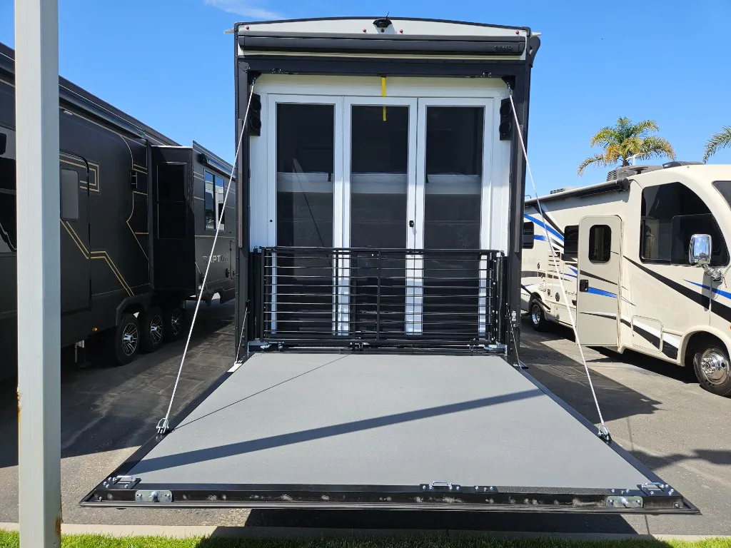 2026 Brinkley Model G 3950, Exterior photo 9