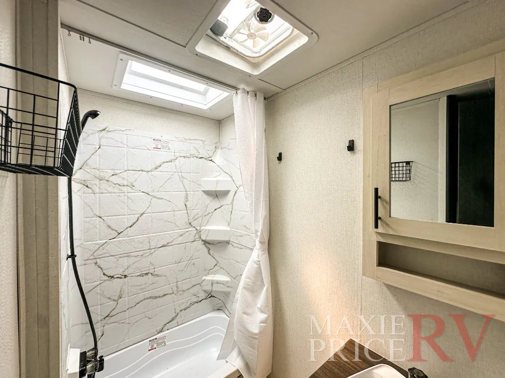 2027 Shasta RVs i-5 Edition 527BHS, Photos photo 35