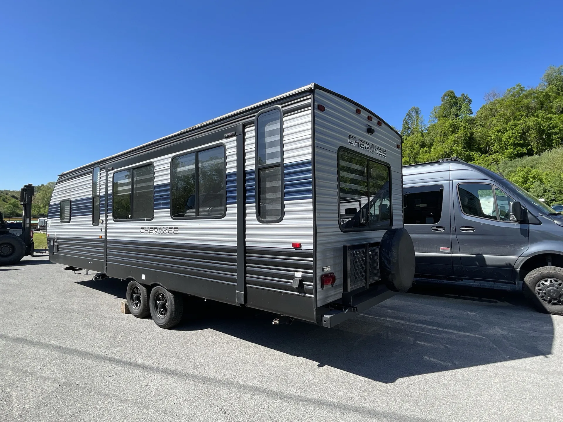 2022 Forest River Cherokee 264RL — off campside