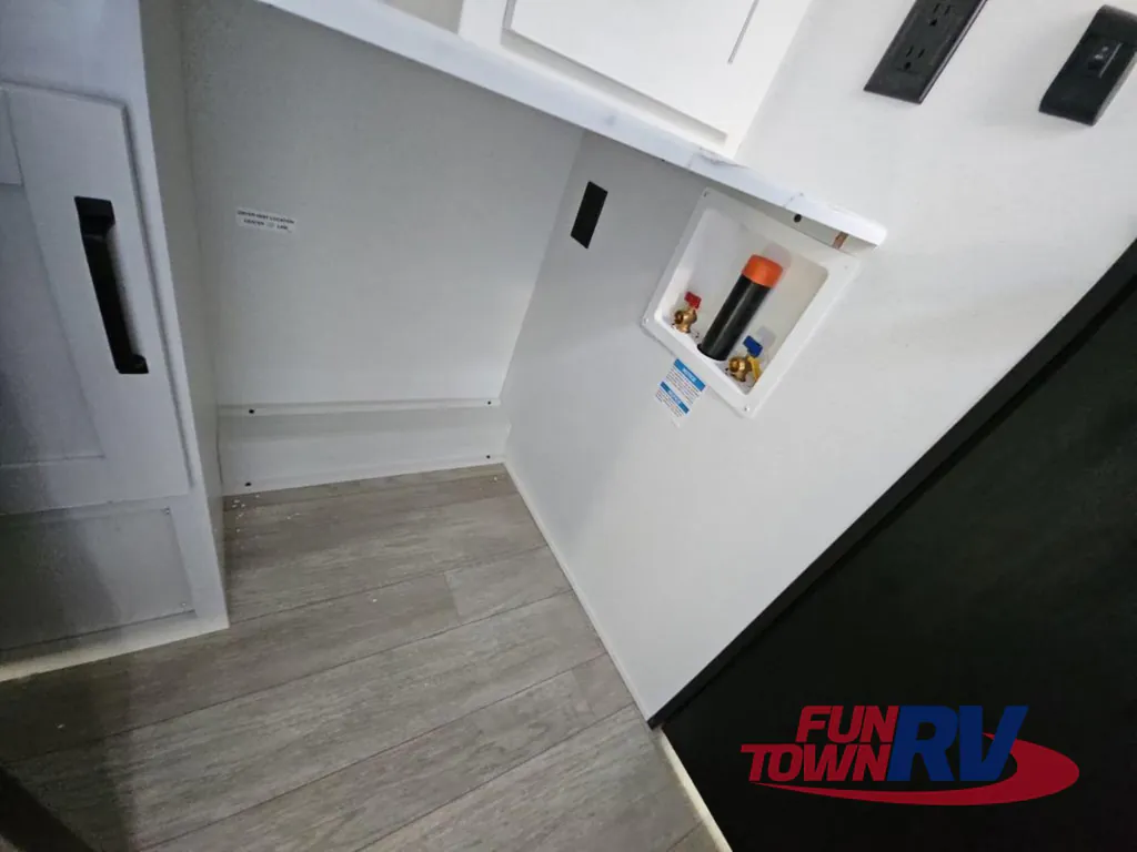 2027 Forest River Solaire 3150TBSS, Photos photo 19