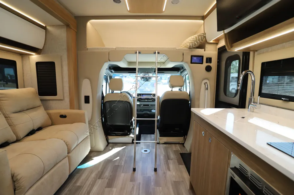 2026 Tiffin Wayfarer 25 XLW, Photos photo 4