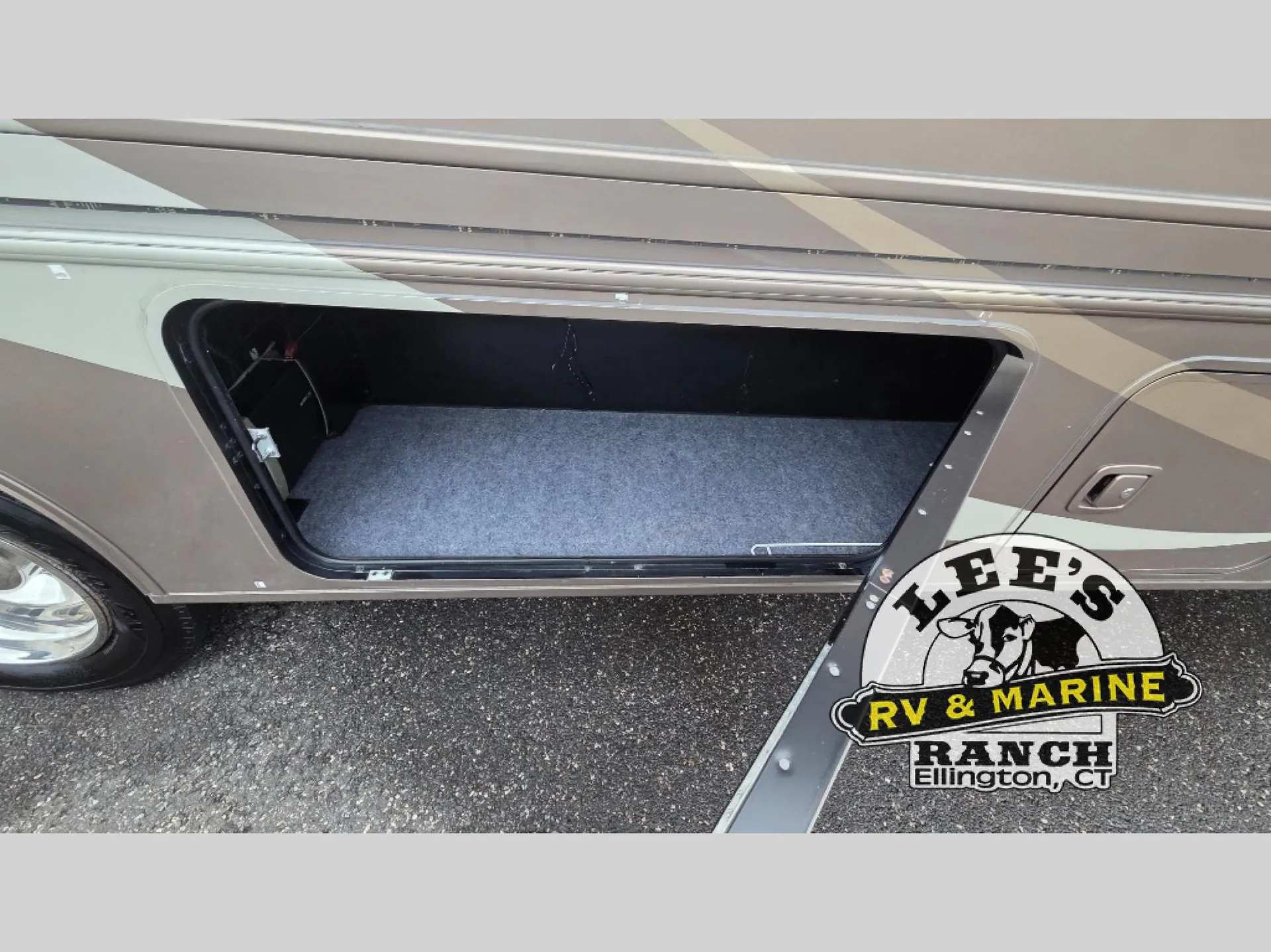 2013 Winnebago Vista 27N - Photo 3