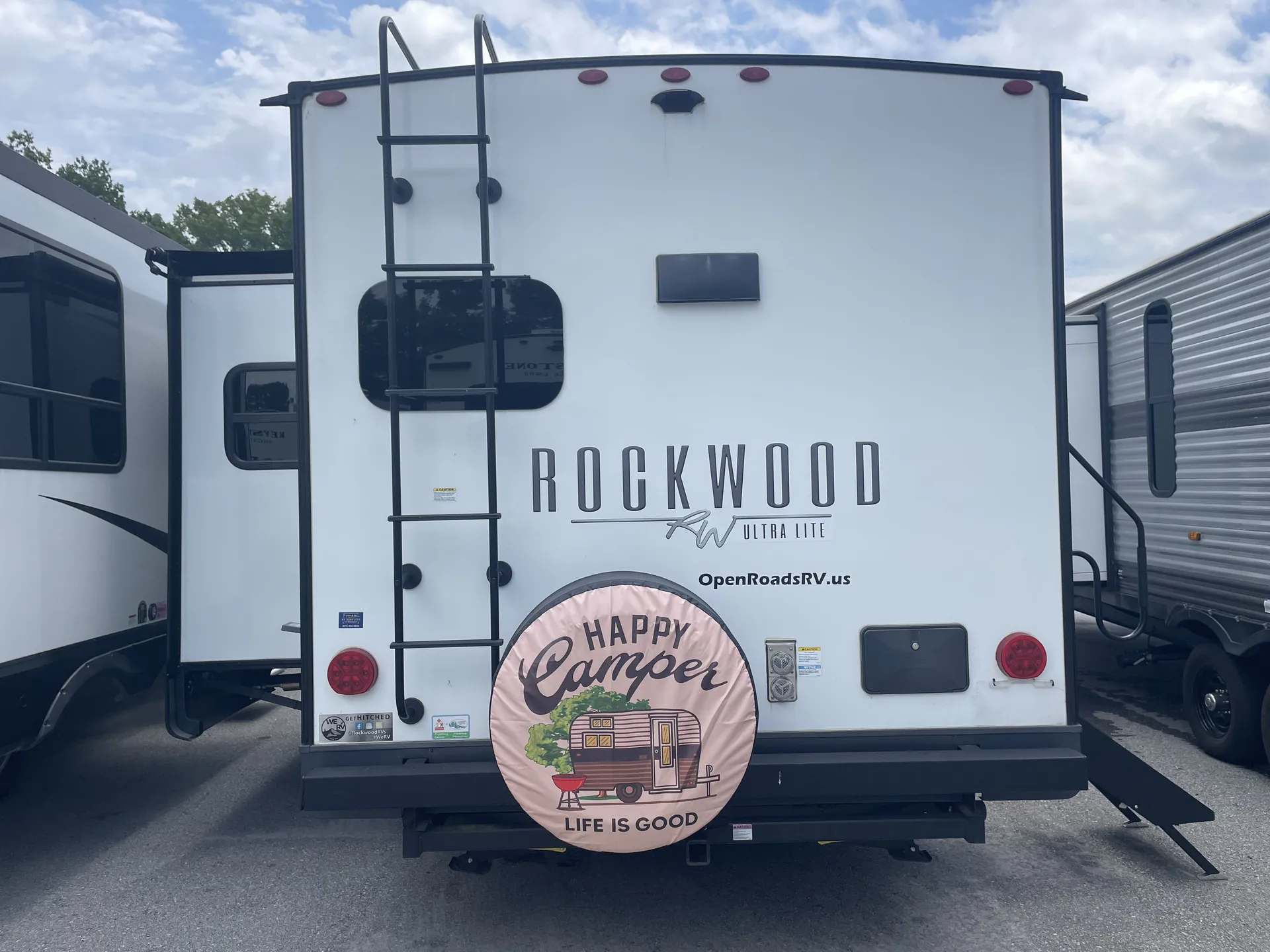 2023 Forest River Rockwood Ultra Lite 2614BS — backside