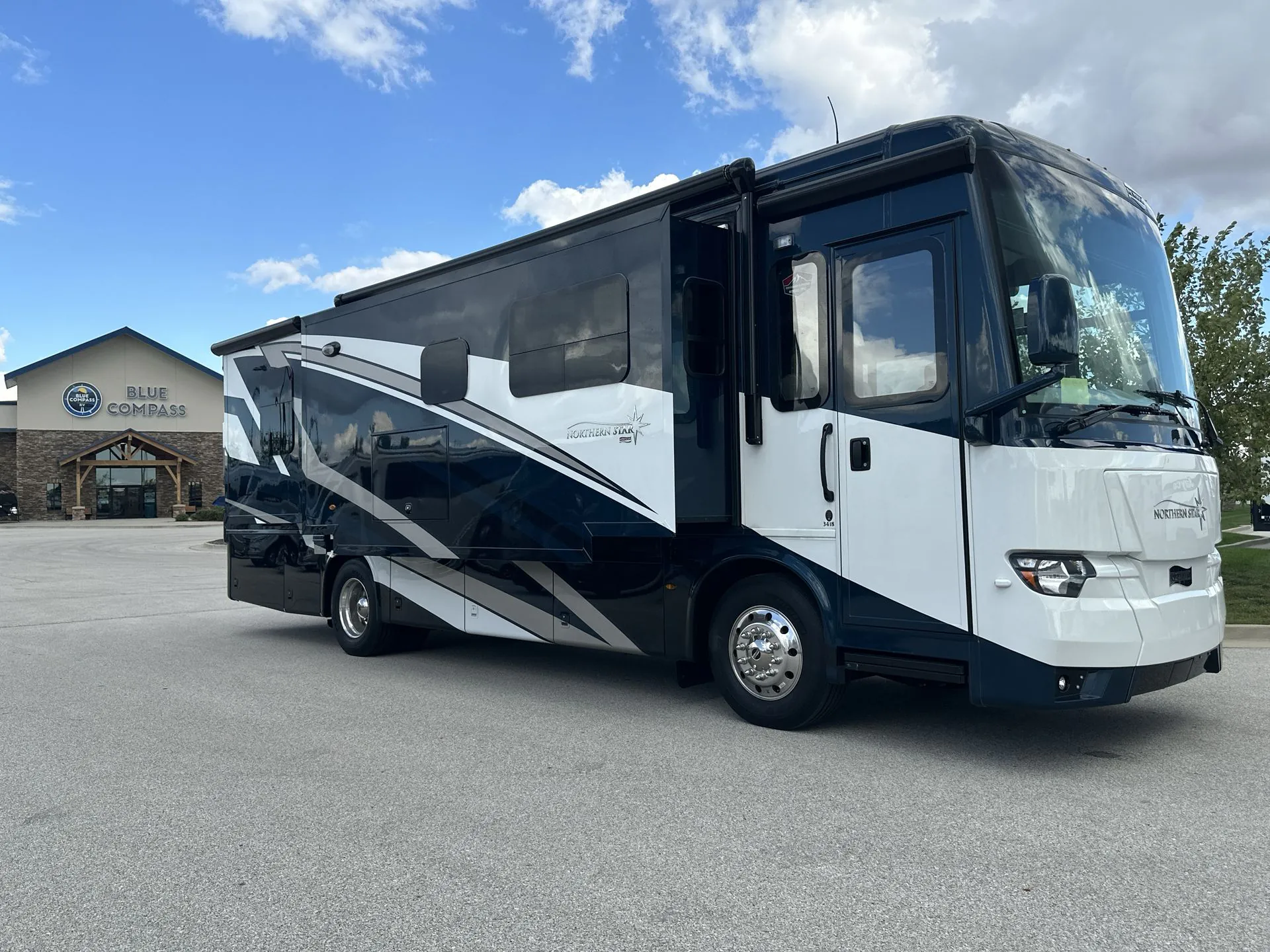 2026 Newmar Northern Star 3418 - Photo 2