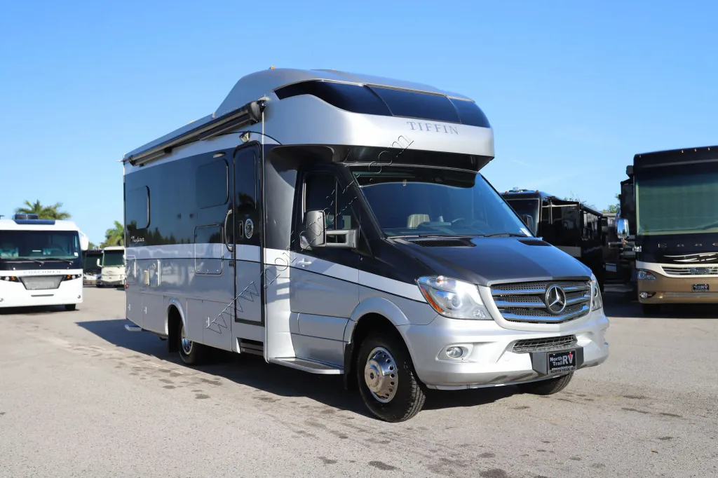 2019 Tiffin Wayfarer 24 TW, Photos photo 2