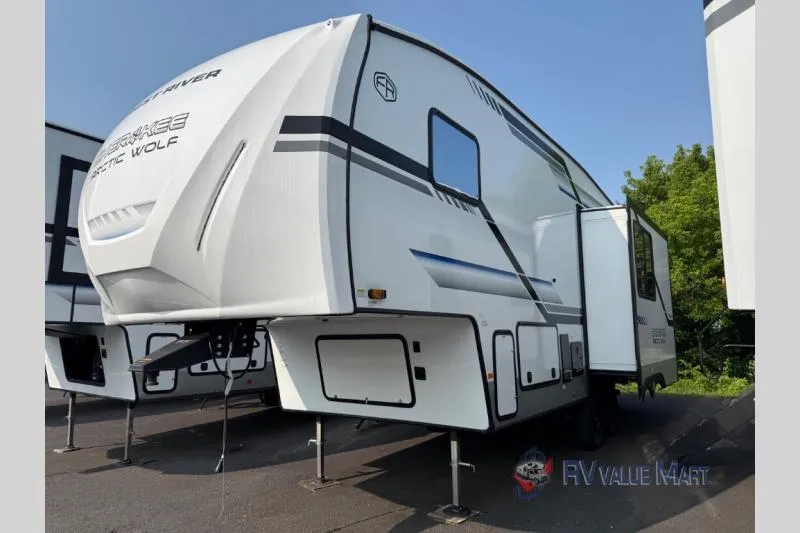 2025 Forest River Cherokee Arctic Wolf 23MLE - Photo 4