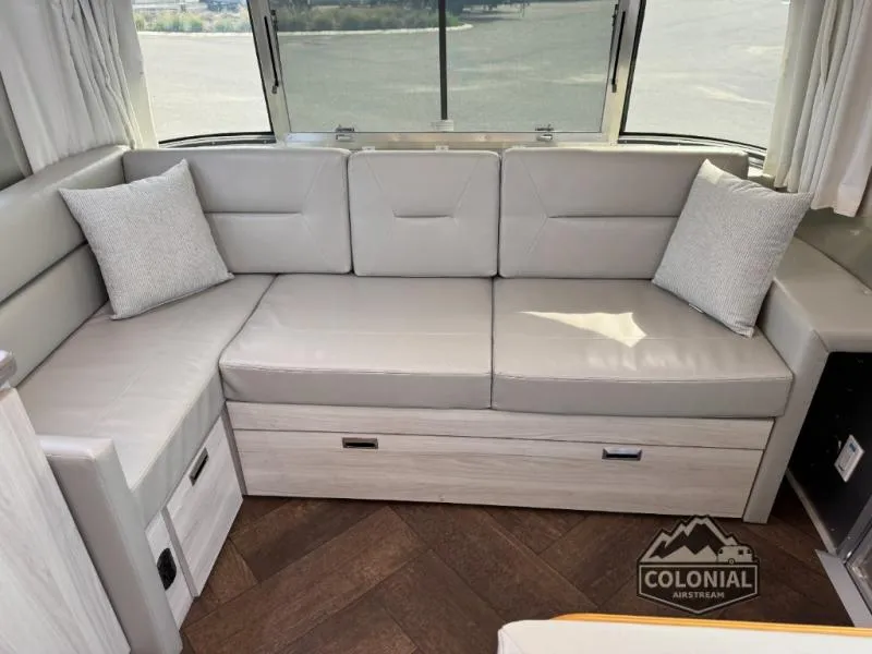 2026 Airstream International 28RB - Photo 4
