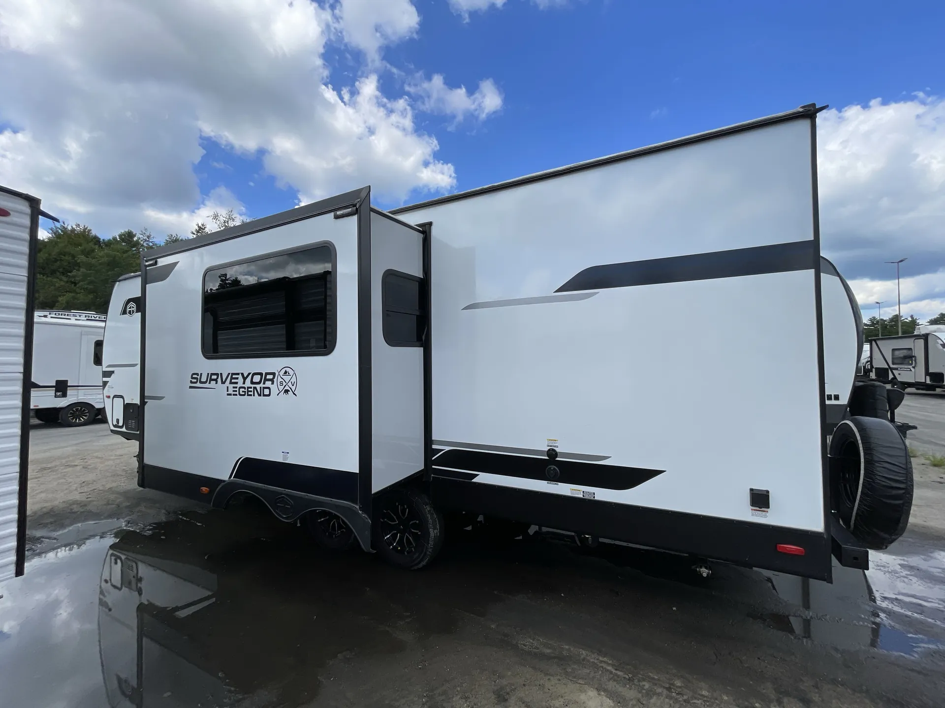 2025 Forest River Surveyor Legend 260BHLE — off campside