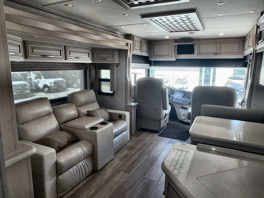 2021 Newmar New Aire 3543, Photos photo 3