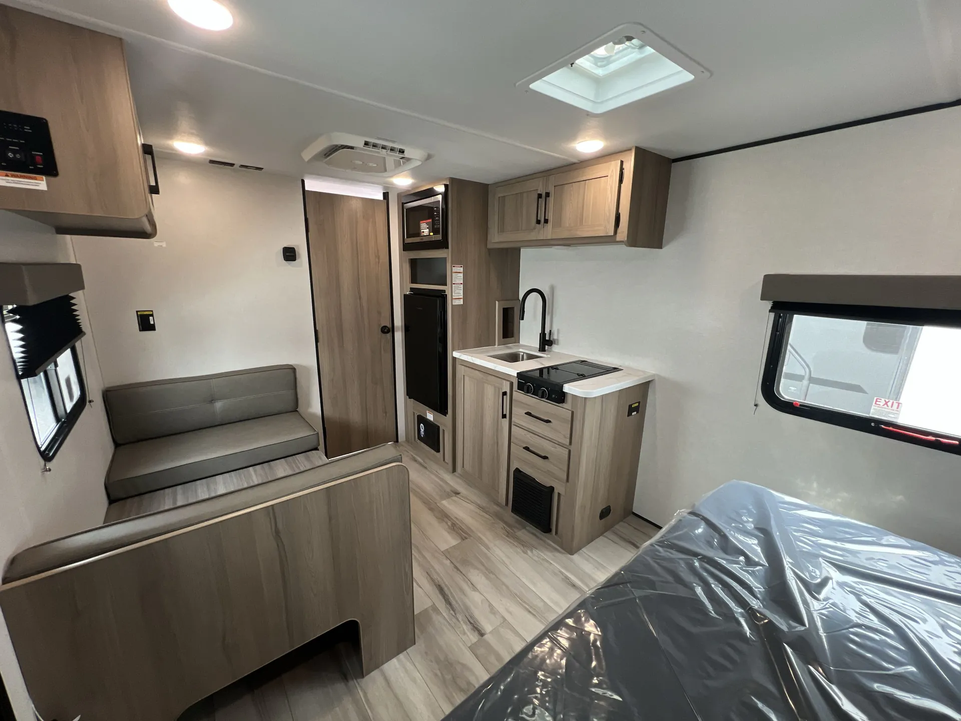 2026 Keystone Coleman Light 17RX — living area main