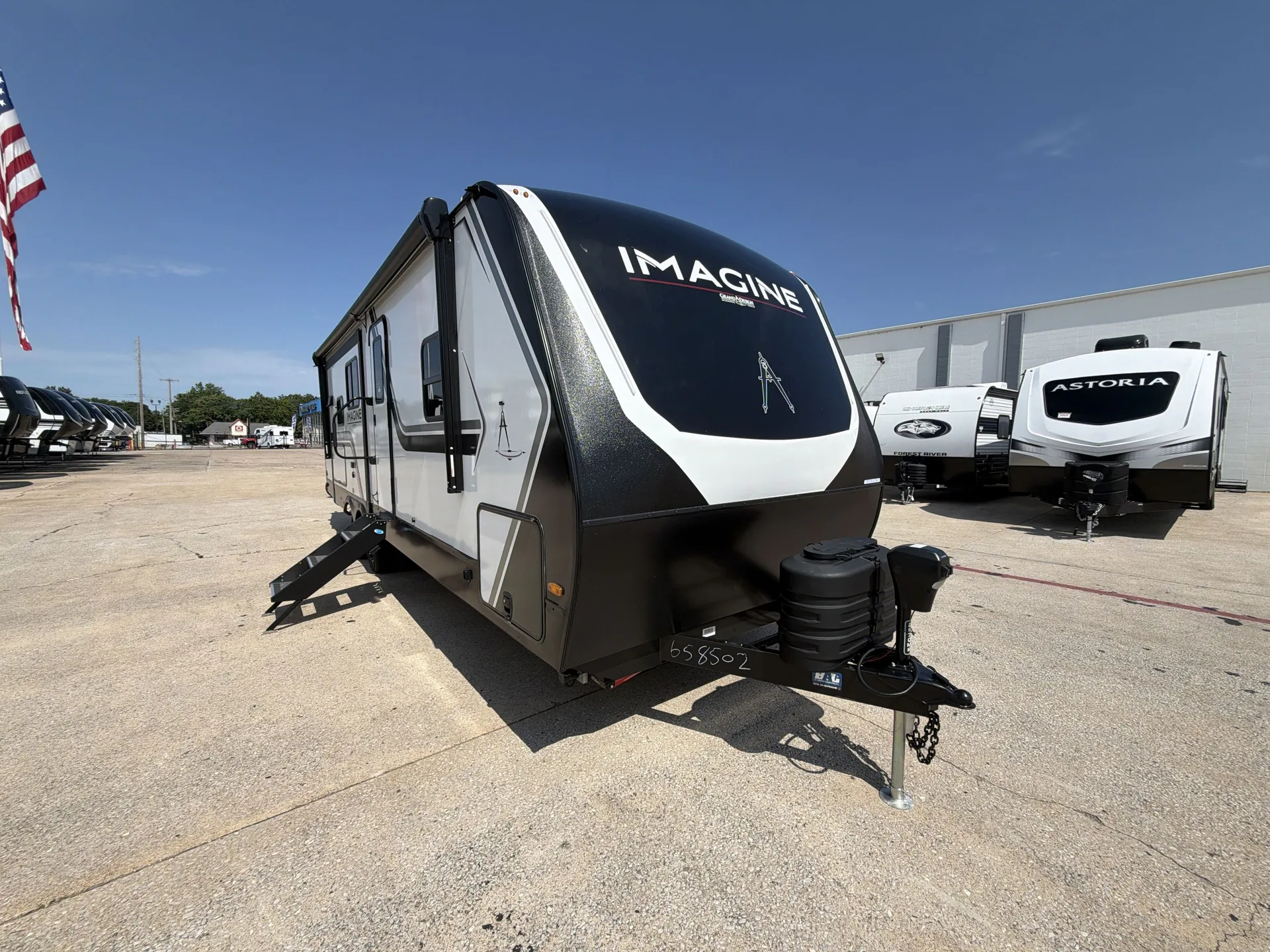 2027 Grand Design Imagine 2670MK - Photo 2