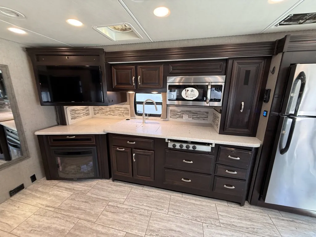 2018 Forest River Berkshire 38A, Photos photo 31