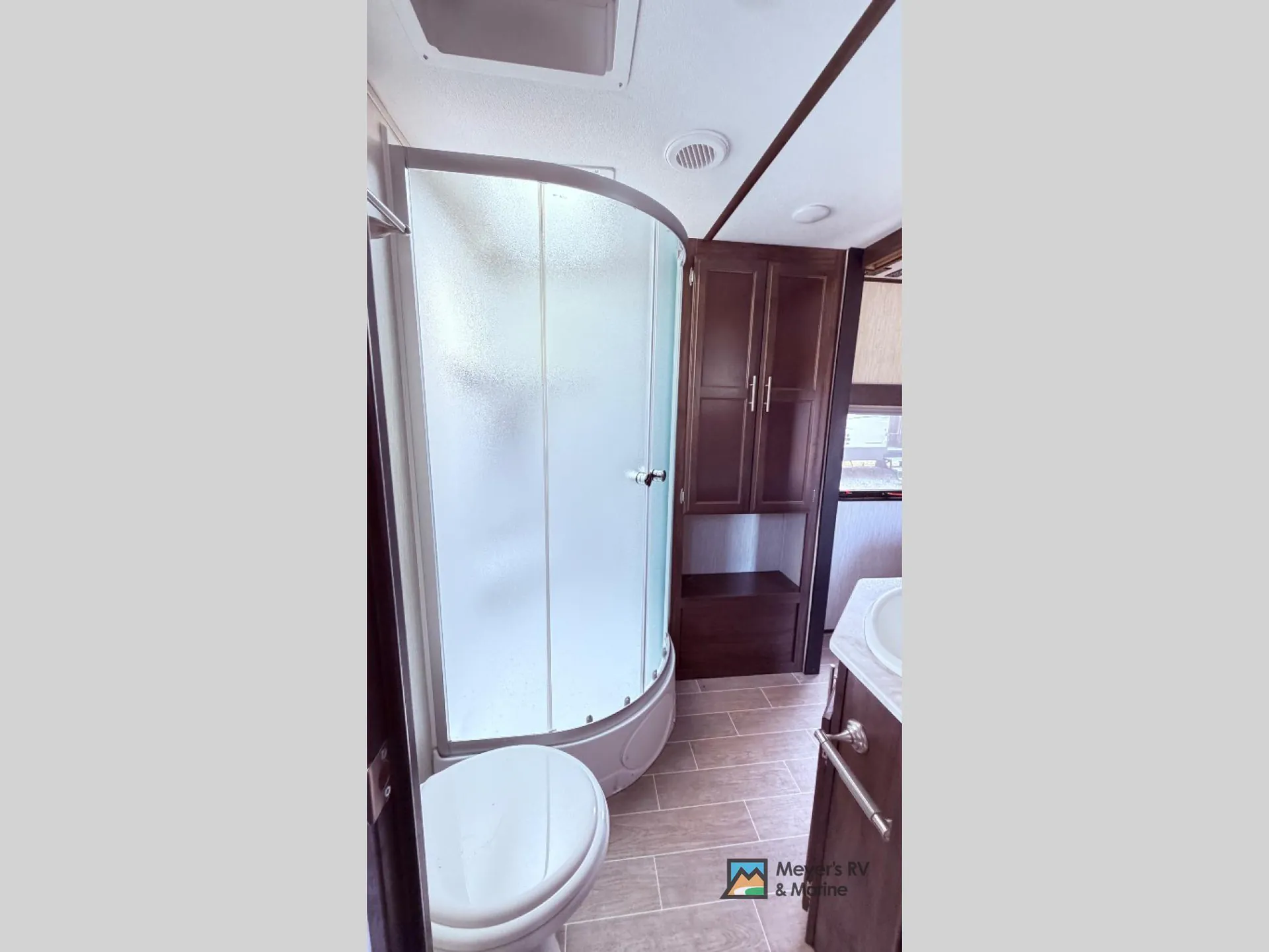 2020 Forest River Cherokee Alpha Wolf 27RK-L — Photo 6