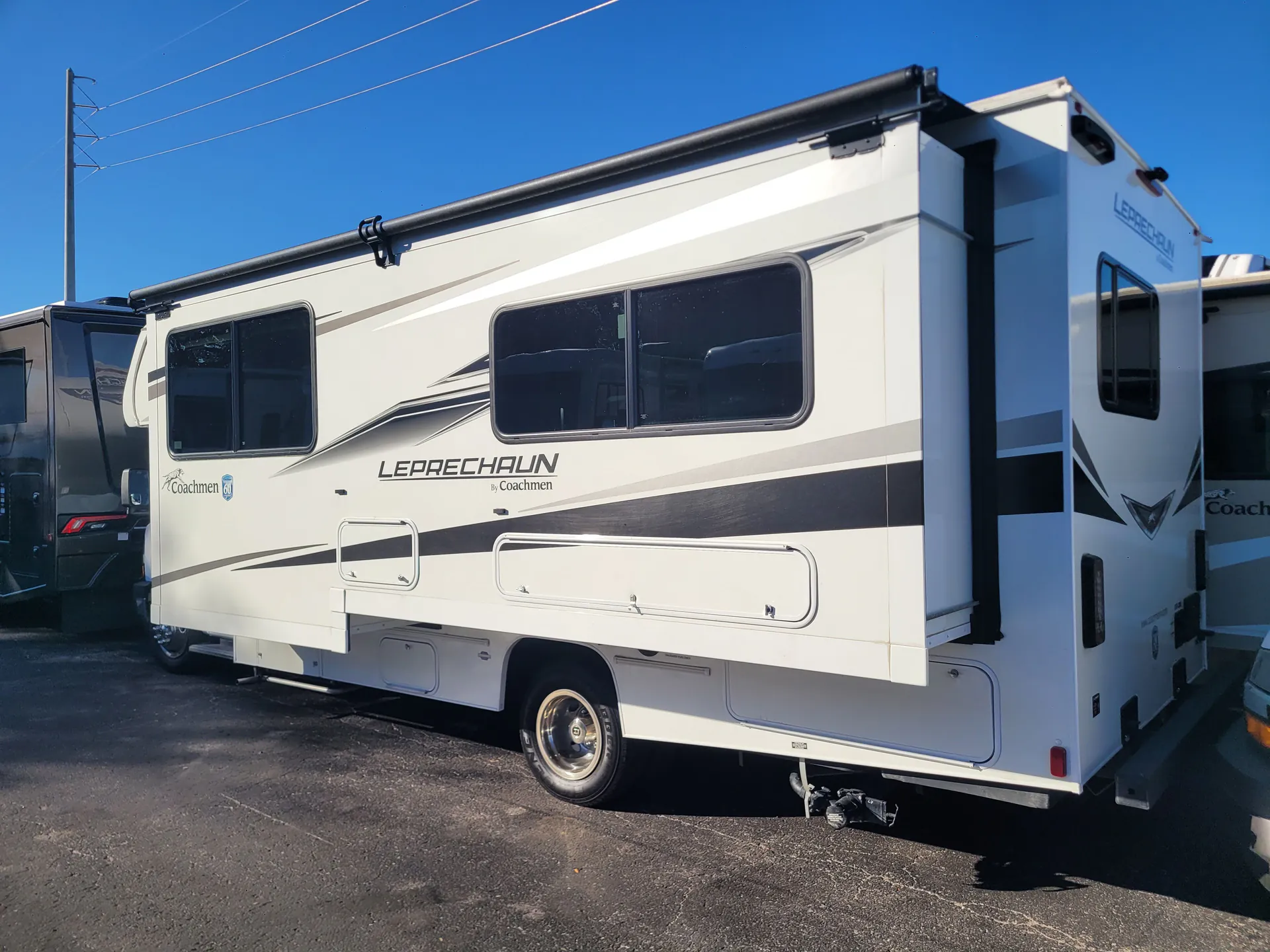 2025 Coachmen Leprechaun 230FS - Photo 4