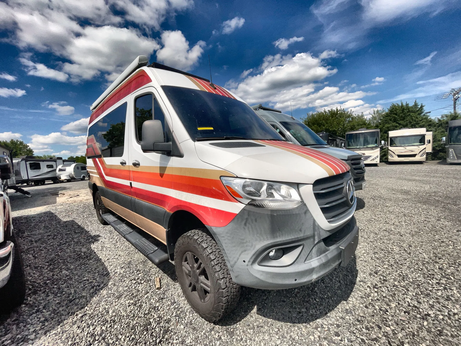 2025 Thor Motor Coach Sanctuary 19A - Photo 2
