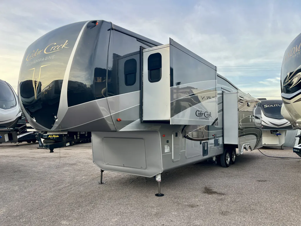 2017 Forest River Cedar Creek Champagne Edition 38EL, Photos photo 16
