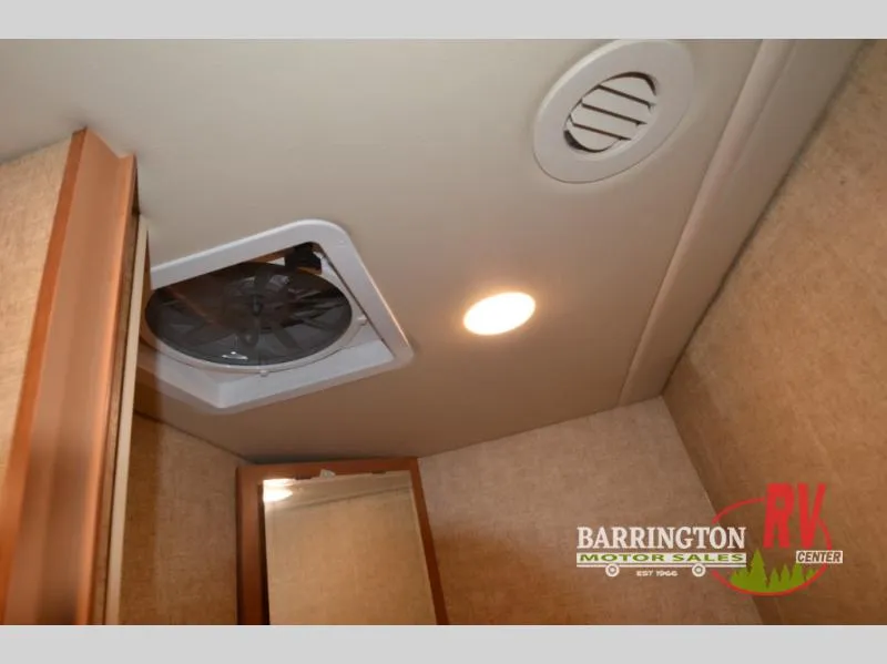 2016 Itasca Sunstar LX 35B - Photo 2