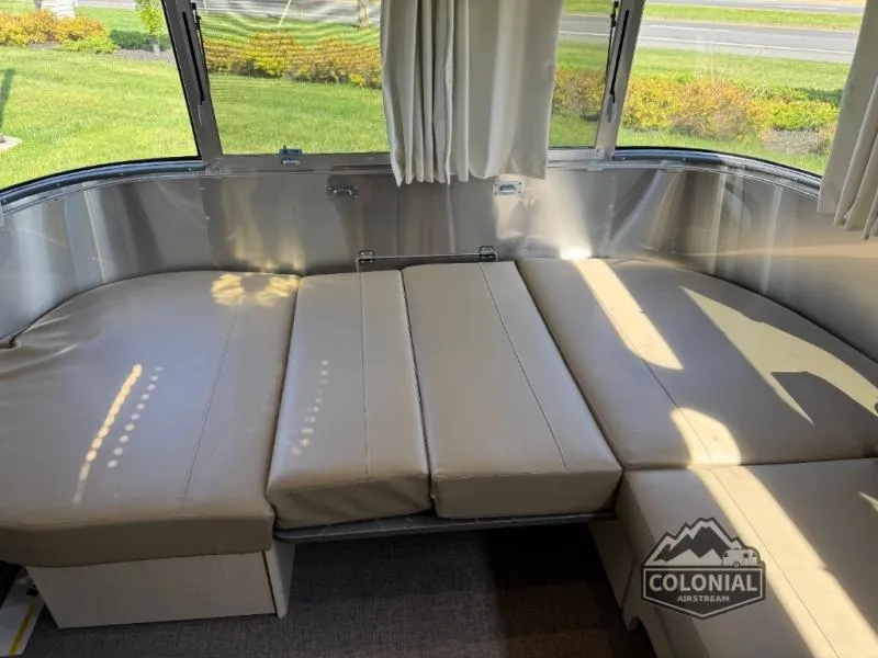 2026 Airstream Flying Cloud 27FB - Photo 4