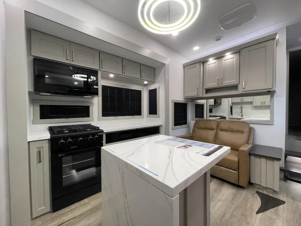 2026 Brinkley Model G 3520, Photos photo 18