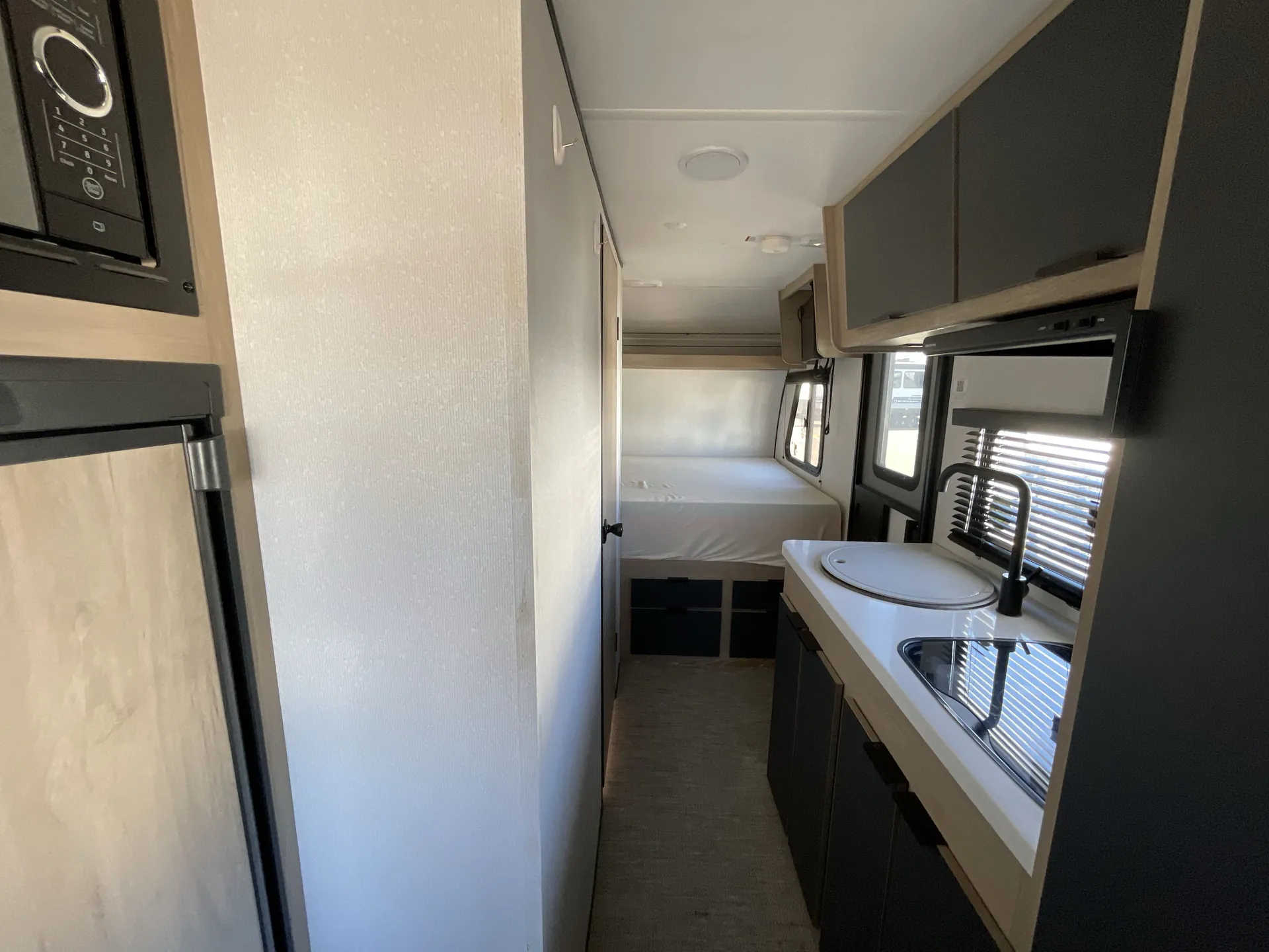 2021 Cruiser RV Hitch 16RD — living area main