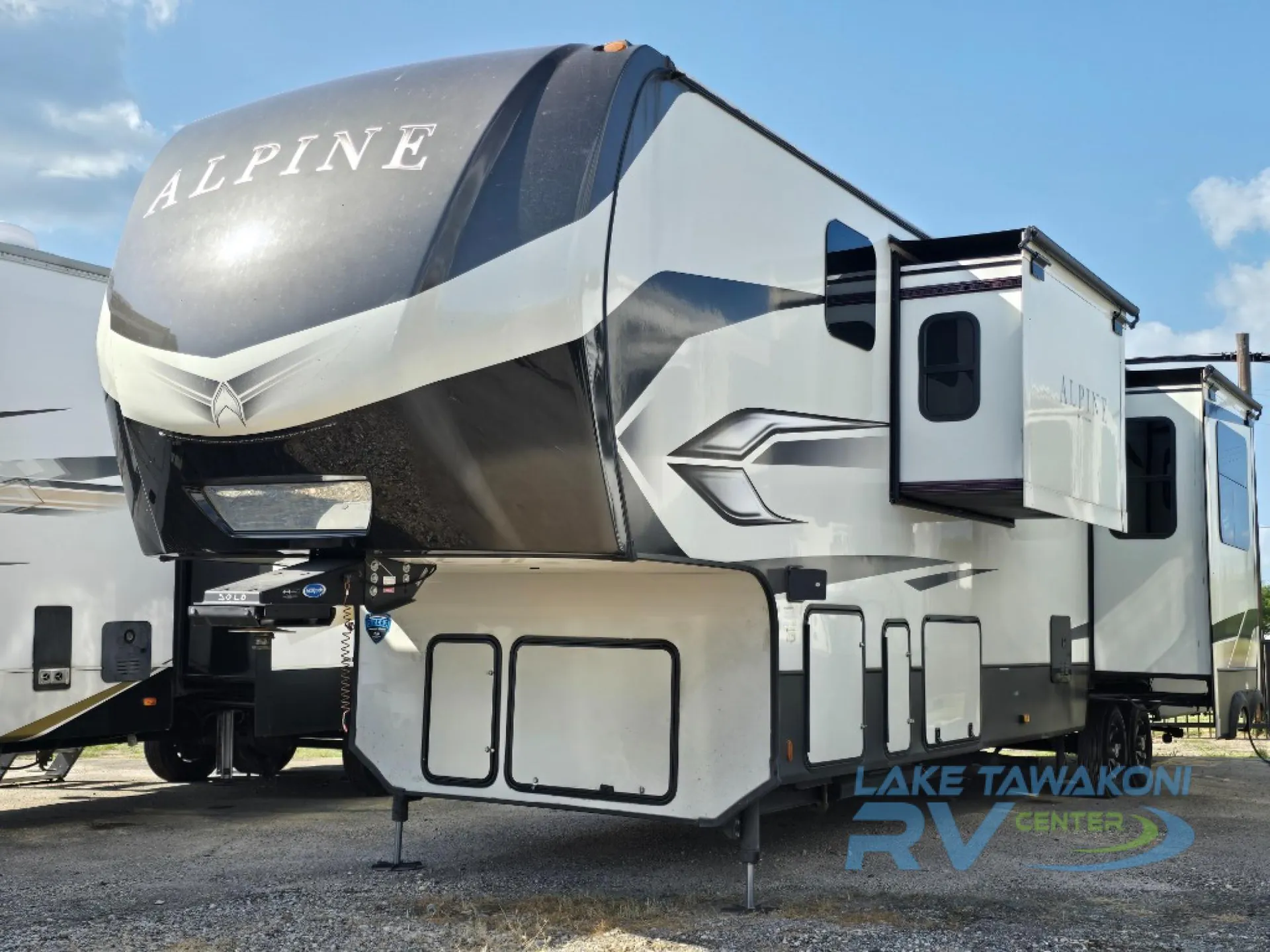 2022 Keystone Alpine 3910RK - Photo 2