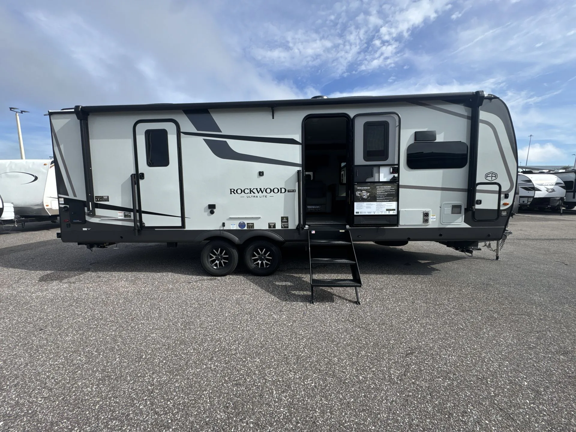 2027 Forest River Rockwood Ultra Lite 2608BS — Photo 5