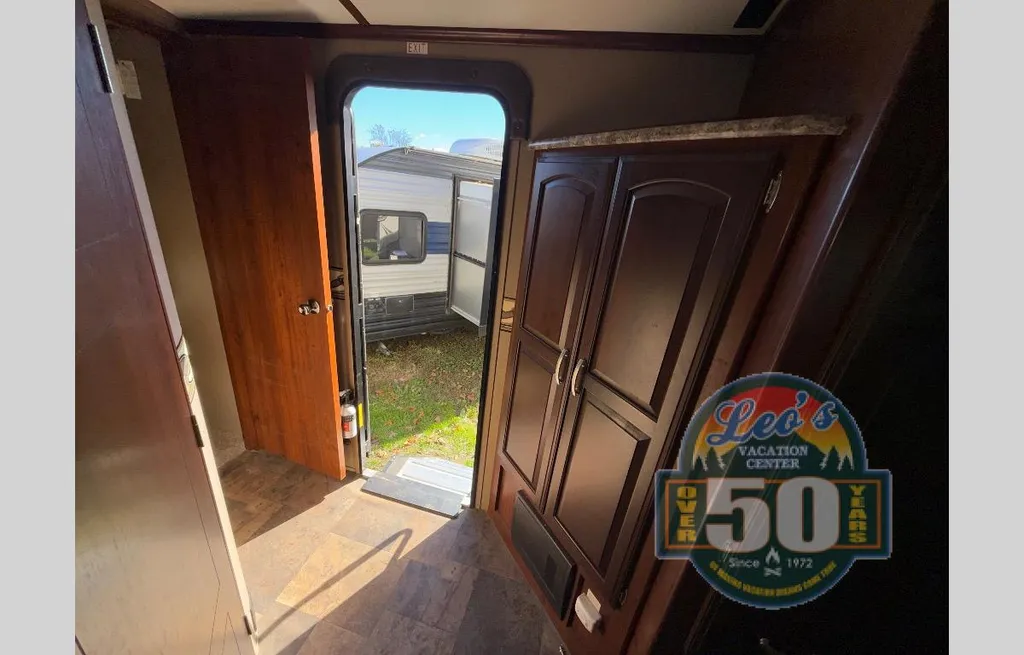 2015 Keystone Outback 298RE, Photos photo 10