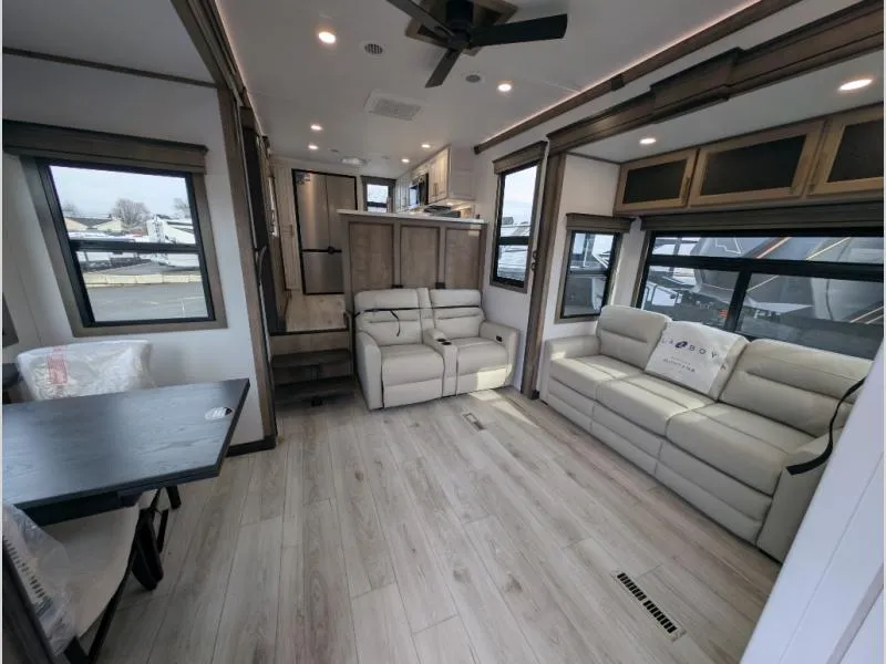 2025 Keystone Montana 3901RK - Photo 3