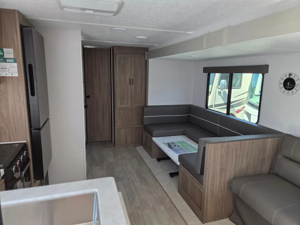 2026 Coachmen Freedom Express Select 30SE, Photos photo 34