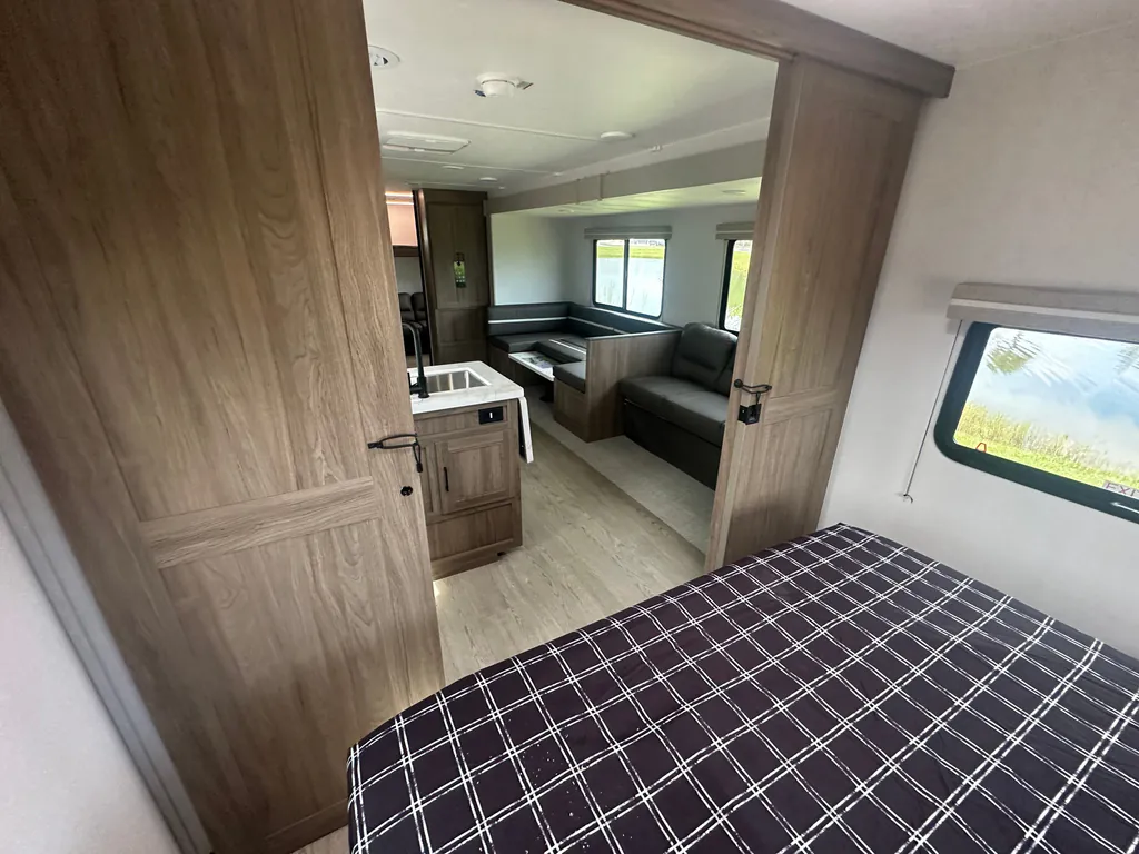 2026 Coachmen Freedom Express Select 30SE, Photos photo 54