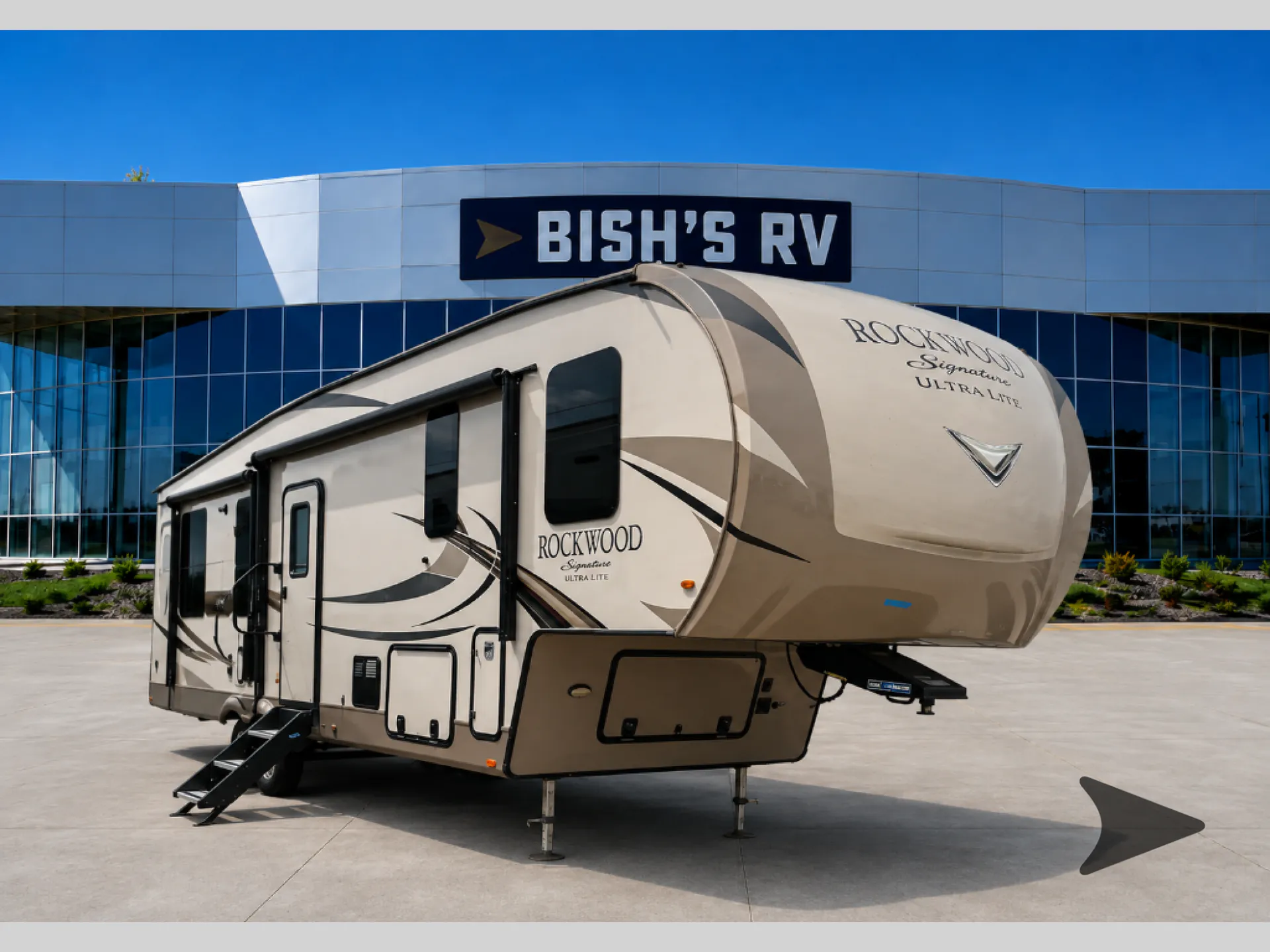 2018 Forest River Rockwood Signature Ultra Lite 8299BS - Photo 2