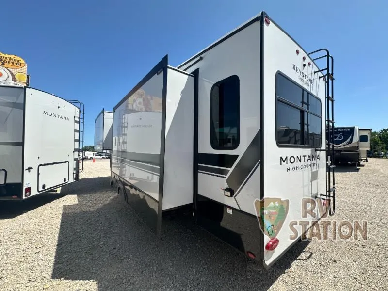 2026 Keystone Montana High Country 295RL - Photo 4