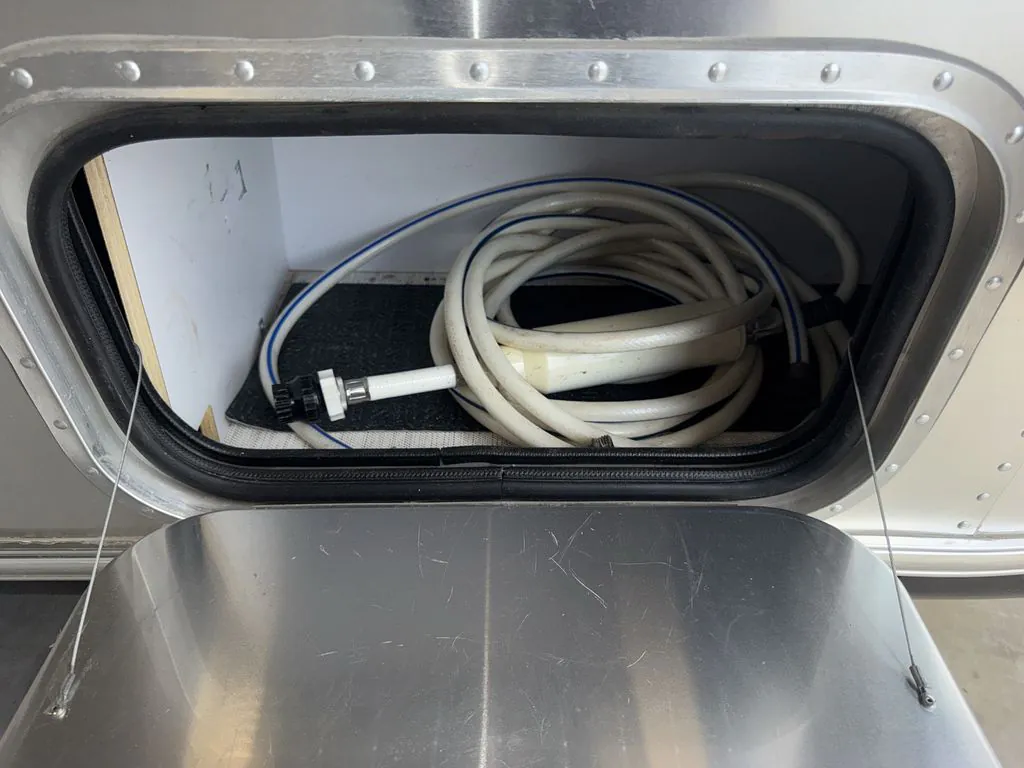 2021 Airstream Globetrotter 23FB Twin - Photo 3